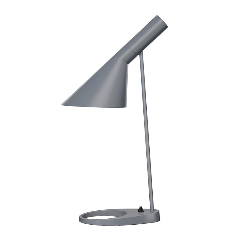 snigmord sår Pest Arne Jakobsen AJ bordlampe i lys grå - Enkelt og elegant design