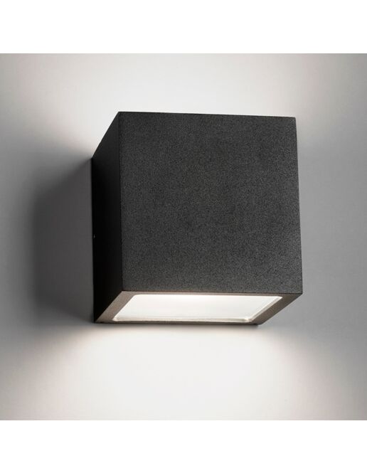 Cube-XL-LED-up-down-sort-udendoerslampe.jpeg