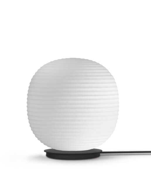 New_works_Lantern_Globe_gulvlampe-min.jpg