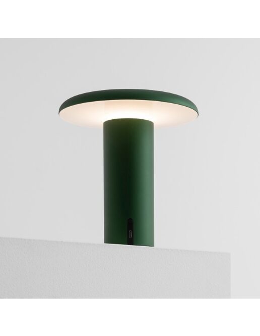 artemide_takku_portable_bordlampe_groen-min.jpg