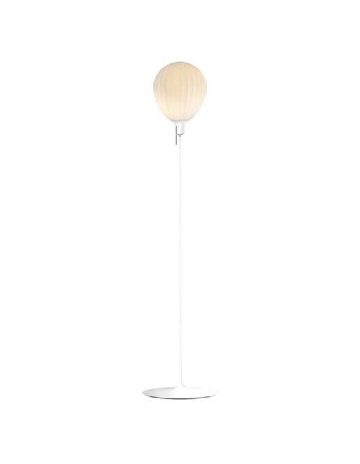 umage-around-the-world-medium-gulvlampe-hvid-2-min.jpg