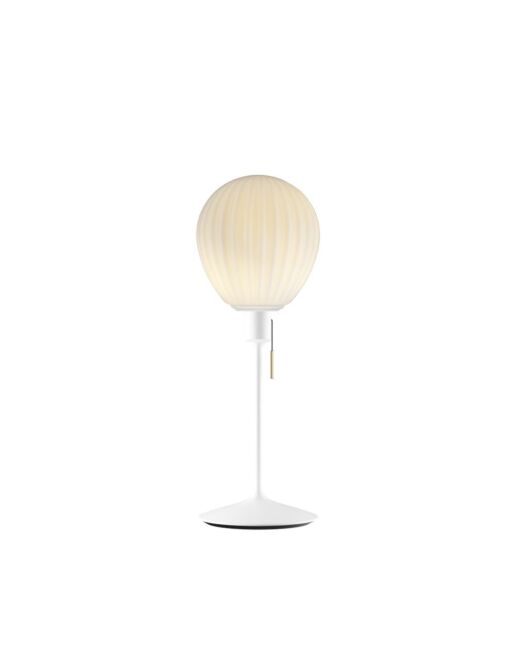 umage-around-the-world-mini-bordlampe-hvid-med-lys-min.jpg