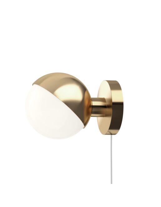 vl-studio-150-vaeg-messing-med-ledning-min.jpg