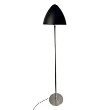 Dyberg-Larsen-Oulu-Gulvlampe-Sort-Staal-1.jpg