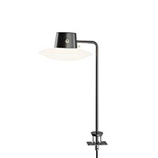louis-poulsen-aj-oxford-pin-klemme-opalglas-med-lys-min.jpg