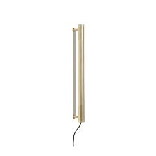nuad-vaeglampe-700-messing.jpg