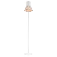 petite-4610-gulvlampe-hvid.jpg