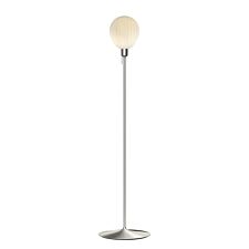 umage-around-the-world-gulvlampe-steel-med-lys.jpg