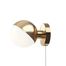 vl-studio-150-vaeg-messing-med-ledning-min.jpg