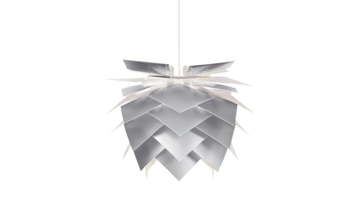Pendel med alublade der minder om koglen og en ananas