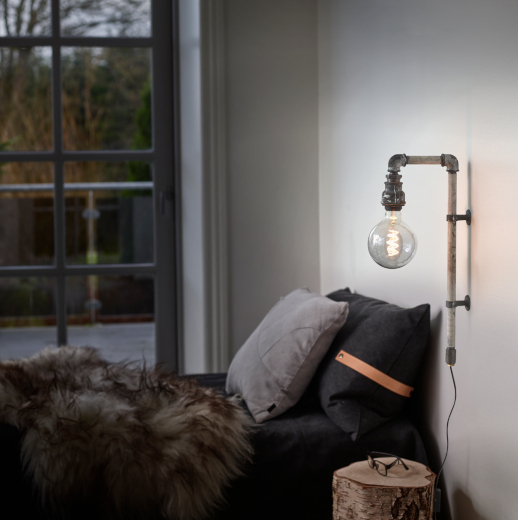 wallpipe vaeglampe hvid