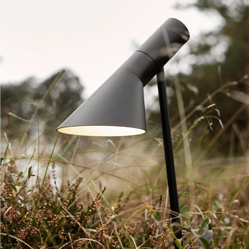 AJ Garden Pullert er designet af Arne Jacobsen og er en produktnyhed i 2023