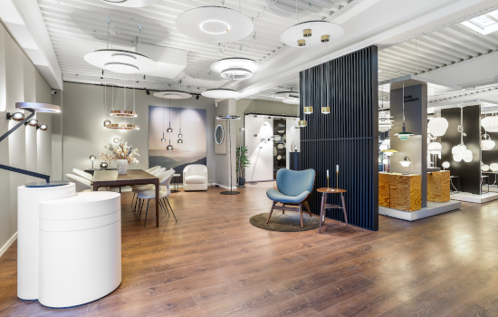 Hos Jensen Company er du som kunde altid i centrum, uanset om du handler online eller i vores showroom i Herning