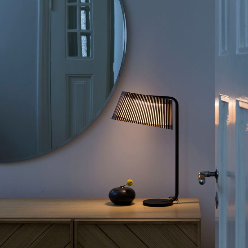 Secto Owalo 7020 bordlampe p&aring; sk&aelig;nk. 
