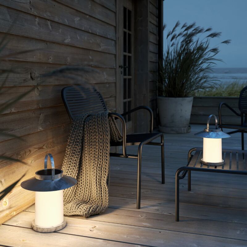 Solcelle lampe fra danske Nordlux - perfekt til terrassen